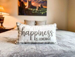 A cozy private guest suite close to everything Colorado Springs has to offer!