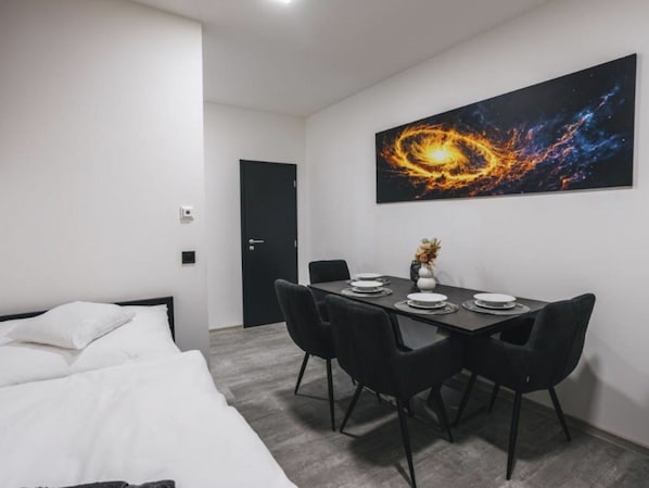 Wohnung, Eigentumswohnung, Wohngebiet, Hotel, Schatten, Balkon, Schwimmbad, Ferienort