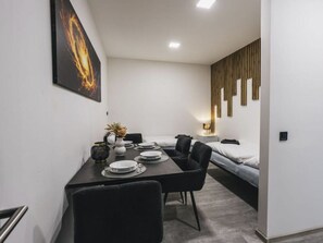 Wohnung, Eigentumswohnung, Wohngebiet, Hotel, Schatten, Balkon, Schwimmbad, Ferienort