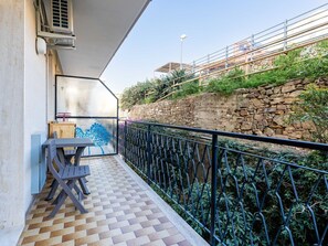 Apartment, Condominium, Residential Area, Hotel, Shade, Balcony, Swimming Pool, Resort Town
