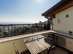 Apartment, Condominium, Residential Area, Hotel, Shade, Balcony, Swimming Pool, Resort Town