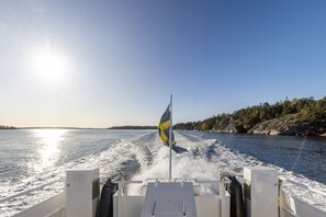 Taxi boat