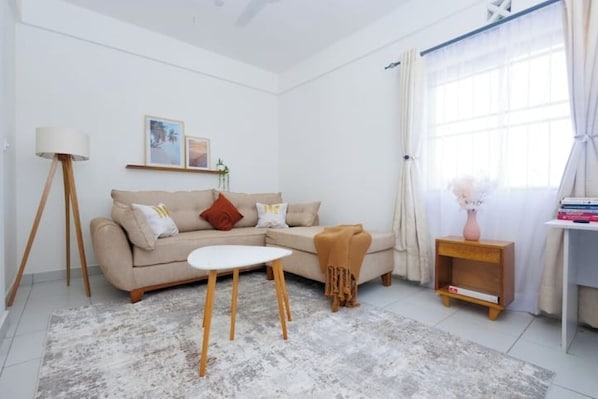 Welcome to Ranila Urban Retro 2 bedroom unit. Your Home Away From Home!