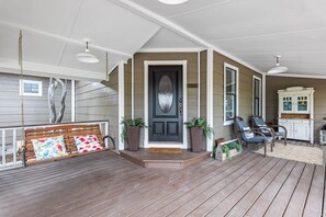 Beautiful entry and a perfect porch swing