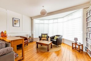 Seaview, Mundesley - Host & Stay