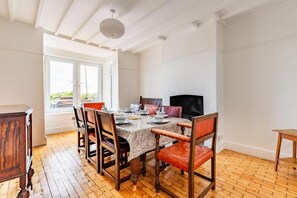 Seaview, Mundesley - Host & Stay
