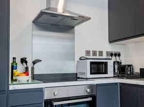 Croydon Road Dwelling, Caterham - Host & Stay