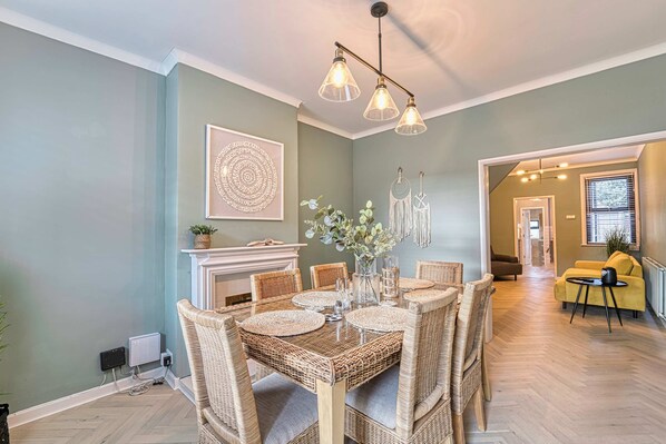 Barton Road House, Hereford - Host & Stay