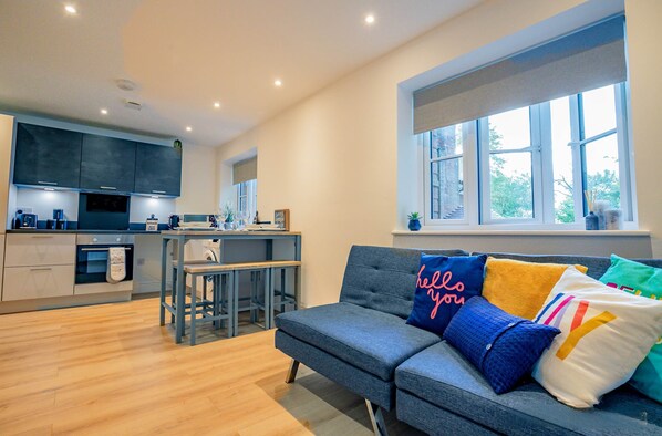Sedlescombe Apartment, Rugby - Host & Stay