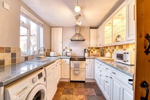 London Road Cottage, Worcester - Host & Stay