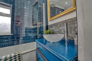 Loughborough Road House, Loughborough - Host & Stay