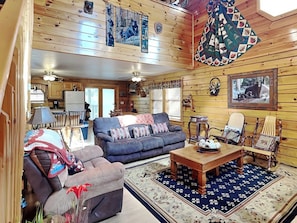 Open and Inviting Floor Plan