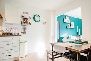 Mercia House, Kemspsey - Host & Stay