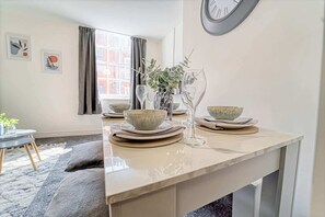 New Street Residence, Worcester - Host & Stay