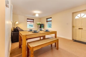 Hillbrook House Apartment, Great Malvern - Host & Stay