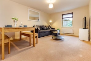 Hillbrook House Apartment, Great Malvern - Host & Stay