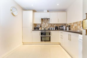 Hillbrook House Apartment, Great Malvern - Host & Stay