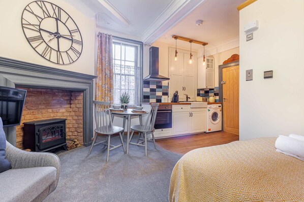 Merchant House Studio, Hereford - Host & Stay