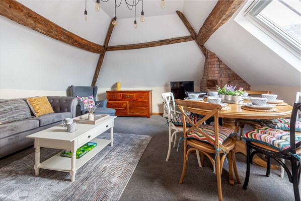 The Merchant House Penthouse, Hereford - Host & Stay 