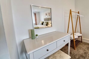 Coney Green, Worcester - Host & Stay