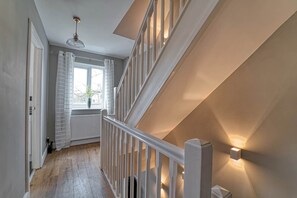 Coney Green, Worcester - Host & Stay