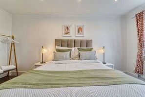 Coney Green, Worcester - Host & Stay