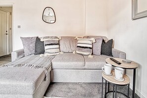 Rose Cottage, Worcester - Host & Stay