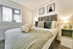 Rose Cottage, Worcester - Host & Stay