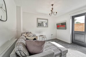 Rose Cottage, Worcester - Host & Stay