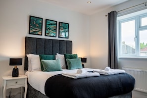 Carlisle Road House, Worcester - Host & Stay