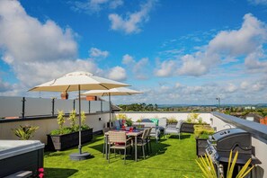 Hilltop Hoouse, Worcester - Host & Stay