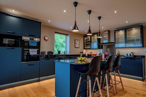 Hilltop Hoouse, Worcester - Host & Stay