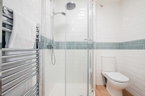 Bridge Street Studio Apartment, Evesham - Host & Stay