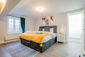 Bridge Street Penthouse Apartment, Evesham - Host & Stay