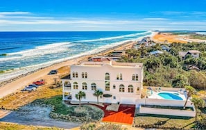 Luxury Ocean-front villa with 6 bedroom, 3.5 bathrooms, pool and spa.