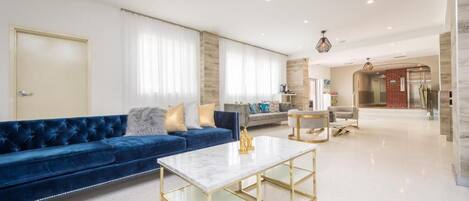 Lobby area, relax and unwind if you arrive pre-check-in