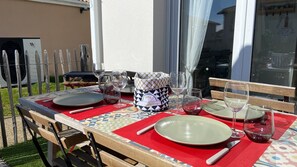 屋外ダイニングエリア