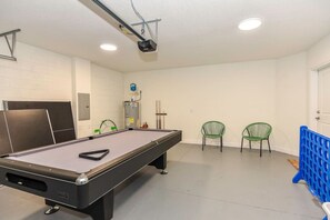 Gameroom with Pool Table