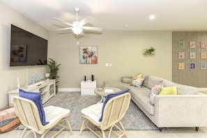 Living Room W/ TV