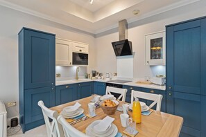 Swimming Pool, Sea Views, Gym, Tenby