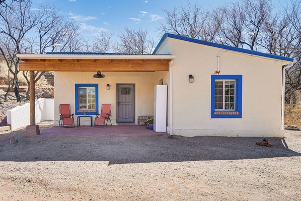 Patagonia Vacation Rental | 1BR | 1BA | 430 Sq Ft | 2 Steps to Enter