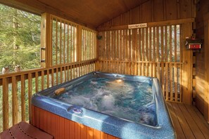 Indoor spa tub