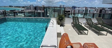 Pool auf dem Dach