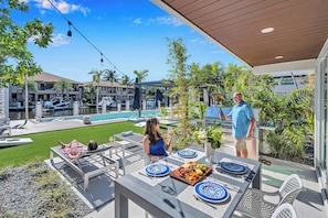 Outdoor dining