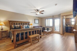 King Bed, Cable TV, Fireplace, Covered Deck, Galley Kitchen