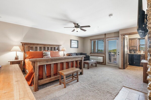 King Suite - King Bed