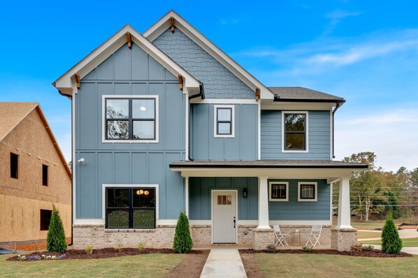 The Blue House at LakePoint