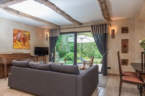Living room 1