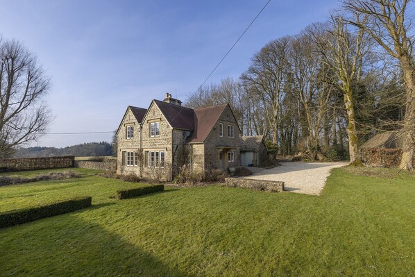 Cotswold Cottage - StayCotswold