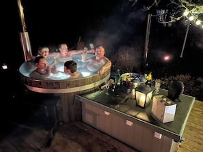 Outdoor spa tub